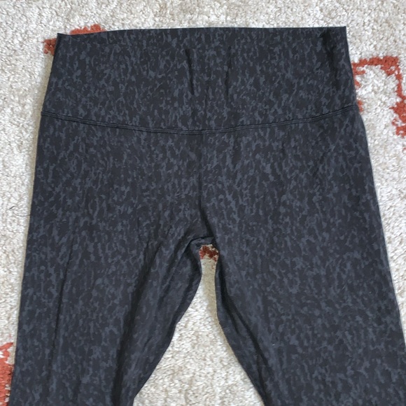 Lululemon- Sz 14- Cropped-ish Aligns- Black Cheetah Print- Pilling - Picture 8 of 12